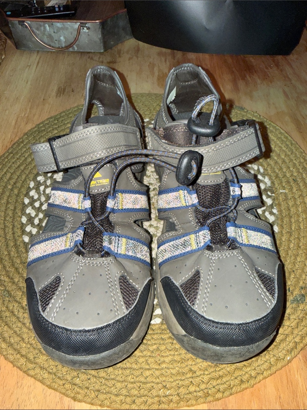 Ozark Trail Men’s Size 8 Hiking Sandals Closed Toe Sport Water Shoes Grey Blue